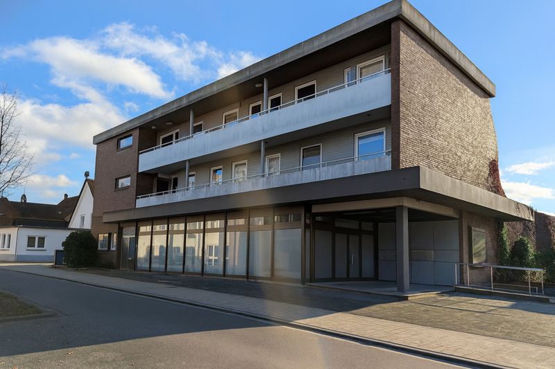 Moderne 4-Zimmer-Wohnung mit großem Balkon! Kurzfristig bezugfrei!